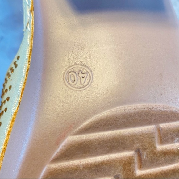 6 for$20♥️Siketu sz 40. Beautiful and in EUC. Arch support pads included - Picture 5 of 13